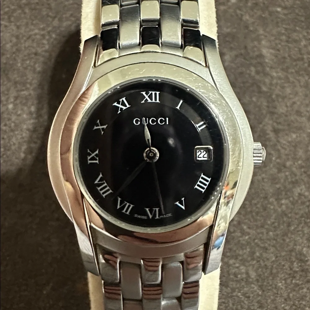 Gucci Womens Silver Stainless Steel Black Dial Watch